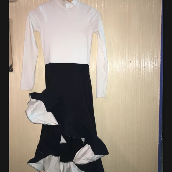 Black and white dress with ruffles - Picture 3 of 7